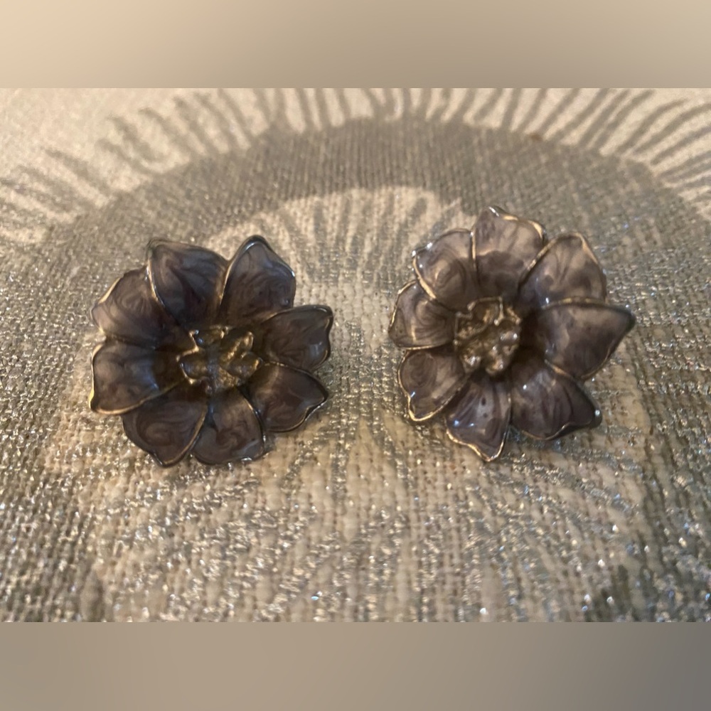 Gray floral enamel vintage clip earrings